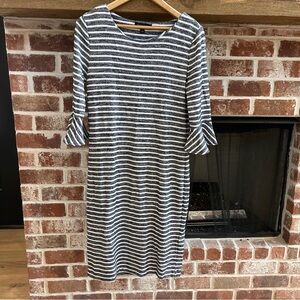 Banana Republic knit sheath dress in heathered navy & white stripes size 6